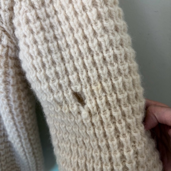 Quill's Woollen Market Handcrafted Wool Cable Knit Cargigan Sweater Shawl Collar - Picture 11 of 16